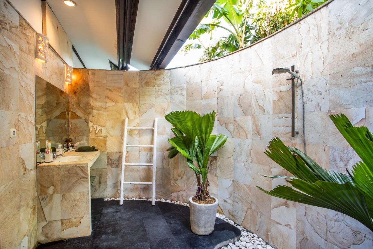 Villa Janitra Seminyak  Exterior photo